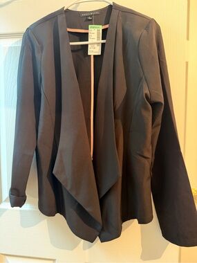 Black Open-Front Women's blazer